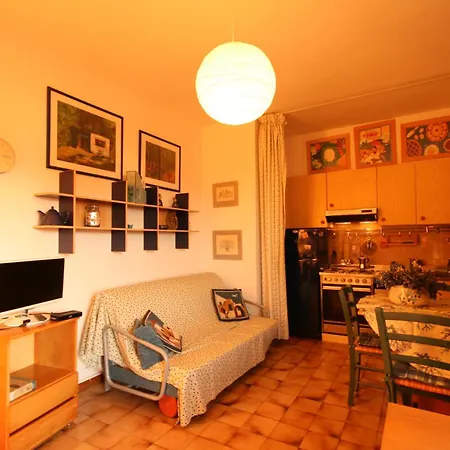Lejlighed Bilocale Con Terrazza E Vista Mare *
